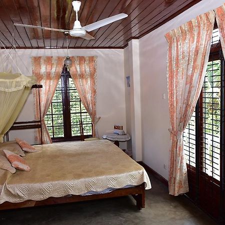 Lake Bungalow Hotel Kandy Luaran gambar