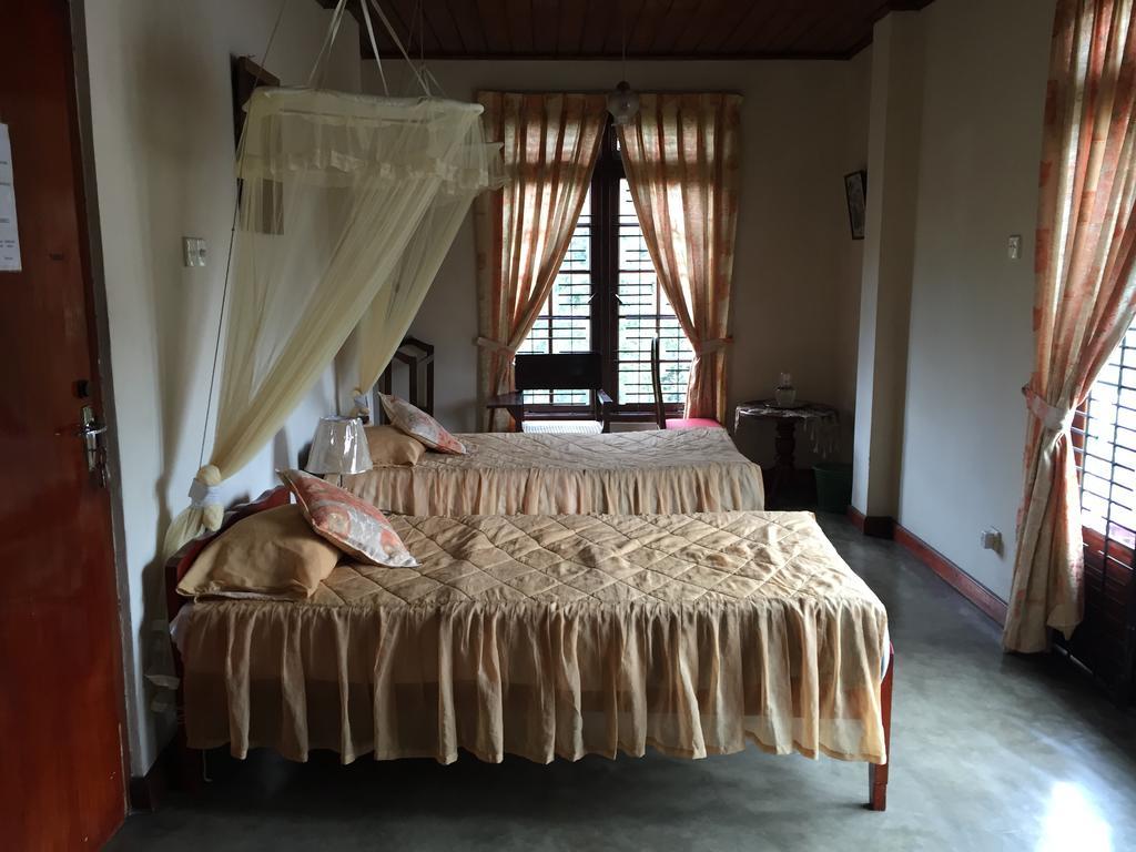 Lake Bungalow Hotel Kandy Bilik gambar