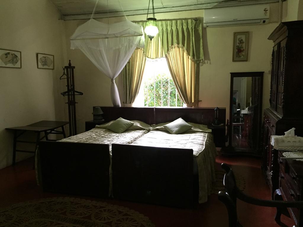 Lake Bungalow Hotel Kandy Bilik gambar