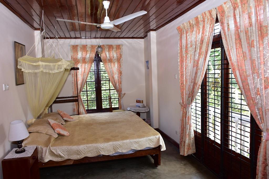 Lake Bungalow Hotel Kandy Luaran gambar