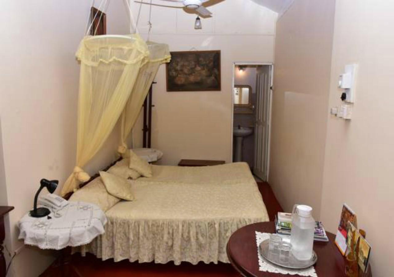 Lake Bungalow Hotel Kandy Luaran gambar